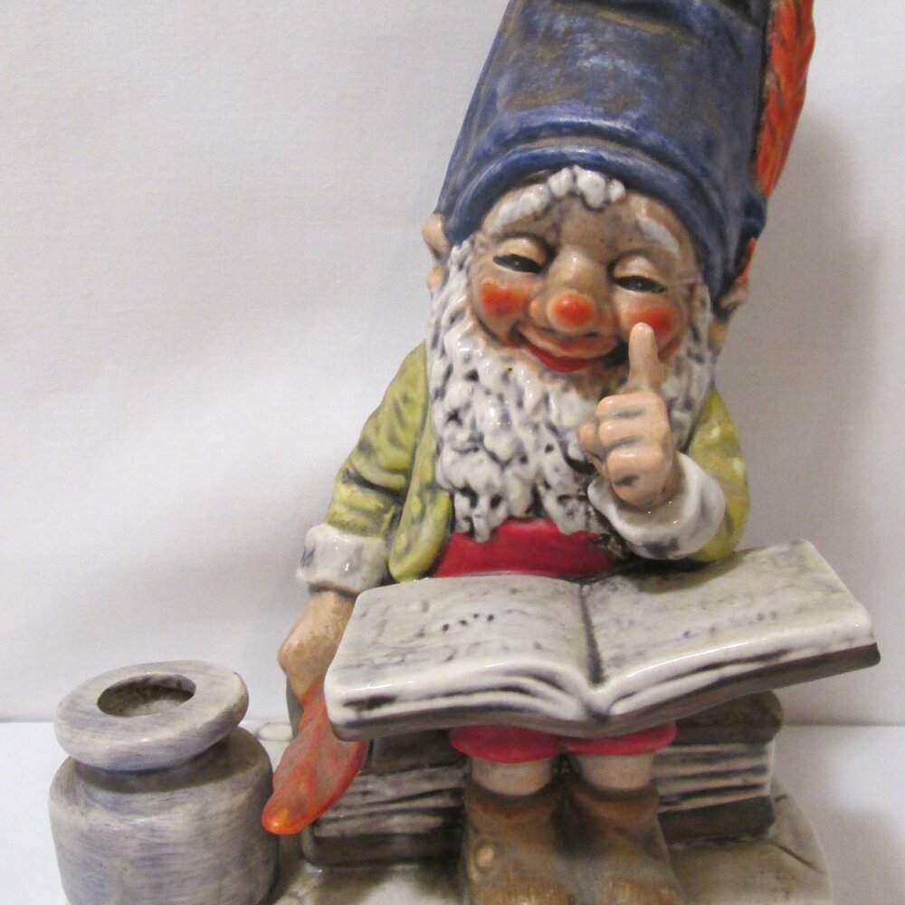 Goebel Co-Boy Gnome "Bob the Bookworm" WELL 510
